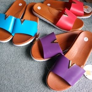 Women's slide sandals